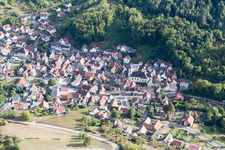 Schrägluftbild von Ortsteil Oberlauda in Lauda-Königshofen im Bundesland Baden-Württemberg, Deutschland