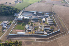 Adelsheim Justizvollzugsanstalt, besser hier oben als da unten drin im Bundesland Baden-Württemberg, Deutschland aus der Luft