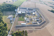 Adelsheim Justizvollzugsanstalt, besser hier oben als da unten drin im Bundesland Baden-Württemberg, Deutschland vom Flugzeug aus