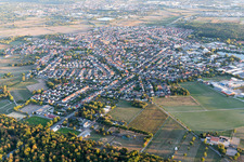Luftaufnahme von Forst im Bundesland Baden-Württemberg, Deutschland