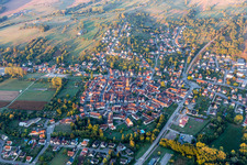 Wœrth im Bundesland Bas-Rhin, Frankreich aus der Vogelperspektive