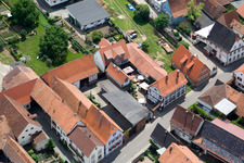 Hauptstraße x Grasweg in Winden im Bundesland Rheinland-Pfalz, Deutschland