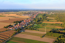 Luftaufnahme von Saarstraße aus Westen in Kandel im Bundesland Rheinland-Pfalz, Deutschland