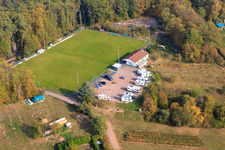 Sportplatz des SV 1946 Dörrenbach Fußballverein und Wohnmobil-Stellplatz Dörrenbach im Bundesland Rheinland-Pfalz, Deutschland vom Flugzeug aus