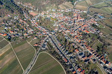 Von-Geissel-Straße im Ortsteil Gimmeldingen in Neustadt an der Weinstraße im Bundesland Rheinland-Pfalz, Deutschland