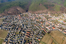 Herzogstraße x Neubergstr im Ortsteil Königsbach in Neustadt an der Weinstraße im Bundesland Rheinland-Pfalz, Deutschland