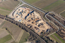 Erddepot der Joho Steinbrüche in Forst an der Weinstraße im Bundesland Rheinland-Pfalz, Deutschland