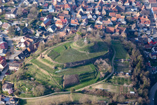 Denkmal auf dem Berg der ehemaligen Burg im Ortsteil Nimburg in Teningen im Bundesland Baden-Württemberg, Deutschland