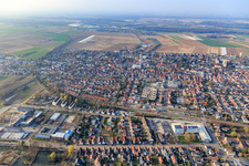 Kandel aus Süden im Bundesland Rheinland-Pfalz, Deutschland