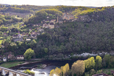 Dordogne Brücke unter Chateau de Castelnaud-la Chapelle in Castelnaud-la-Chapelle, Frankreich