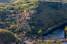 Burganlage des Schloß Château de Castelnaud-la-Chapelle in Castelnaud-la-Chapelle in Nouvelle-Aquitaine im Bundesland Dordogne, Frankreich
