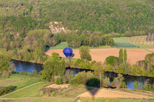 Schrägluftbild von Allas-les-Mines im Bundesland Dordogne, Frankreich