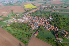 Hunspach im Bundesland Bas-Rhin, Frankreich aus der Drohnenperspektive