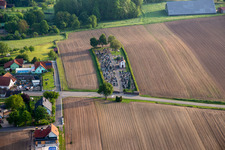 Salmbach im Bundesland Bas-Rhin, Frankreich von der Drohne aus gesehen