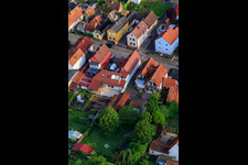 Schrägluftbild von Gänsried in Freckenfeld im Bundesland Rheinland-Pfalz, Deutschland