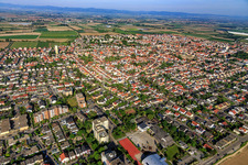 Stadtansicht von Osten in Mutterstadt im Bundesland Rheinland-Pfalz, Deutschland