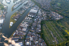 Ortsteil Rheinhafen in Karlsruhe im Bundesland Baden-Württemberg, Deutschland aus der Vogelperspektive