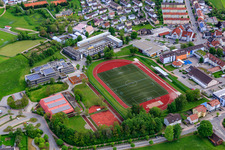 Kunstrasenplatz des  SV Sulgen und Kreissporthalle am Berufsschulzentrum Gewerbliche Schulen und der  around school in Schramberg im Bundesland Baden-Württemberg, Deutschland