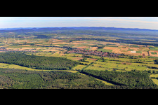 Panorama von Süden in Minfeld im Bundesland Rheinland-Pfalz, Deutschland