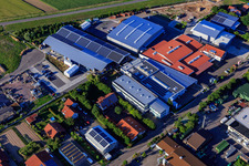 Gewerbergebiet Im Gereut mit  WWS Metallformen GmbH, HGGS LaserCUT GmbH & Co. KG in Hatzenbühl im Bundesland Rheinland-Pfalz, Deutschland aus der Luft