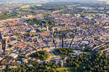 Innenstadt hinter dem Schlossgarten, Schloss und Schlossplatz Karlsruhe am Zirkel im Ortsteil Innenstadt-West im Bundesland Baden-Württemberg, Deutschland
