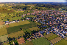 Luftbild von Ortsansicht von Nordwesten in Weingarten im Bundesland Baden-Württemberg, Deutschland