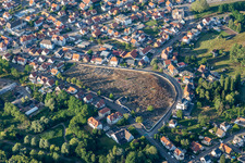 Grabreihen auf dem Gelände des alten jüdischen Friedhofes Cimetière Israelite de Haguenau im Ortsteil Markenhouse in Hagenau im Bundesland Bas-Rhin, Frankreich