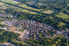 Drohnenbild von Oberhoffen-sur-Moder im Bundesland Bas-Rhin, Frankreich