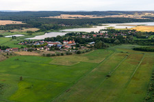 Dorfansicht aus Norden am Oberuckersee im Ortsteil Potzlow im Bundesland Brandenburg, Deutschland