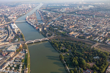 Mannheimer Rheinbrücken nach Ludwigshafen im Ortsteil Lindenhof im Bundesland Baden-Württemberg, Deutschland