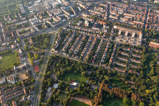 Parkanlage Herzogenriedpark im Stadtteil Neckarstadt Ost in Mannheim im Ortsteil Neckarstadt-Ost im Bundesland Baden-Württemberg, Deutschland