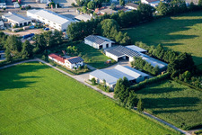 Schrägluftbild von In den Rötzwiesen, Hof Fam. Kerth im Ortsteil Minderslachen in Kandel im Bundesland Rheinland-Pfalz, Deutschland