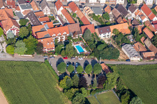 Luftaufnahme von Hotel Restaurant Krone im Ortsteil Hayna in Herxheim bei Landau im Bundesland Rheinland-Pfalz, Deutschland