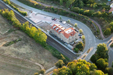Gebäudekomplex des Hotel-Restaurant zum Bahnhof 1894 Rohrbach in Rohrbach im Bundesland Rheinland-Pfalz, Deutschland