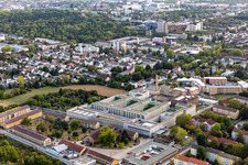 Luftbild von Gefängnis- Gelände und Sicherheitsumzäunung der Justizvollzugsanstalt Justizvollzugsanstalt Frankfurt III in Frankfurt am Main. Nur für redaktionelle Nutzung freigegeben  im Ortsteil Preungesheim im Bundesland Hessen, Deutschland