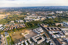 Ortsteil Kalbach-Riedberg in Frankfurt am Main im Bundesland Hessen, Deutschland von oben