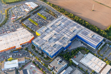 Gebäude des Einrichtungshaus - Möbelmarkt " IKEA Einrichtungshaus Frankfurt " im Ortsteil Nieder-Eschbach in Frankfurt am Main im Bundesland Hessen, Deutschland