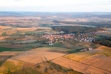 Engwiller im Bundesland Bas-Rhin, Frankreich von oben gesehen