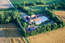 Am Erlenbach, Leistenmühle in Kandel im Bundesland Rheinland-Pfalz, Deutschland aus der Drohnenperspektive