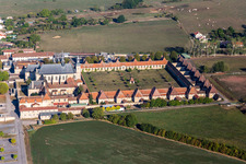 Gebäudekomplex des ehemaligen Klosters Abbaye de Bosserville und heutigem Privatgymnasium Lycée Professionnel Privé Saint Michell in Art-sur-Meurthe in Grand Est im Bundesland Meurthe-et-Moselle, Frankreich