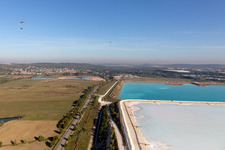 Drohnenbild von Salinen in Rosières-aux-Salines im Bundesland Meurthe-et-Moselle, Frankreich