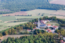Drohnenaufname von Basilique de Sion in Saxon-Sion im Bundesland Meurthe-et-Moselle, Frankreich