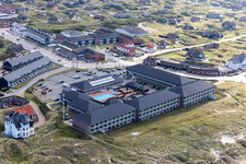 Gebäudekomplex der Hotelanlage Fanø Bad/Strand in den Dünen am Weststrand der Nordsee in Fanö in Region Syddanmark, Dänemark