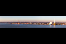 Panorama - Perspektive Hafenanlagen an der Meeres- Küste der Nordsee in Esbjerg in Region Syddanmark, Dänemark