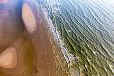 Luftbild von Weststrand bei Flut in Fanø im Bundesland Syddanmark, Dänemark