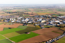 Industriegebiet an der A81 in Korntal-Münchingen im Bundesland Baden-Württemberg, Deutschland