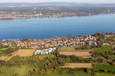 Dorfkern an den See- Uferbereichen des Bodensee in Dingelsdorf in Konstanz im Bundesland Baden-Württemberg, Deutschland