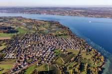 Uferbereich des Bodensee mit Yachthafen im Ortsteil Litzelstetten in Konstanz im Bundesland Baden-Württemberg, Deutschland