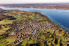 Luftbild von Uferbereich des Bodensee mit Yachthafen im Ortsteil Litzelstetten in Konstanz im Bundesland Baden-Württemberg, Deutschland