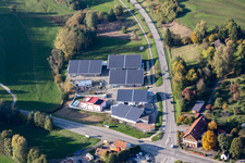 Photovoltaik- Anlagen auf den Dächern der Firma Ritter Medizin & CNC-Technik GmbH in Mühlingen im Bundesland Baden-Württemberg, Deutschland